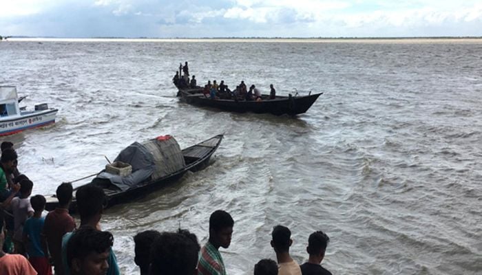 4 missing after boat capsises in Rajshahi's Padma River