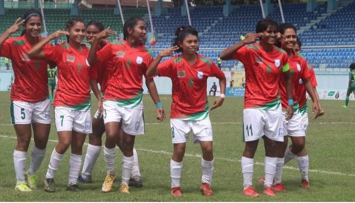 Sabina scores hattrick as Bangladesh hit Pakistan for six