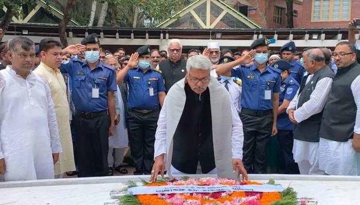 Deputy Speaker pays tribute to Bangabandhu at Tungipara