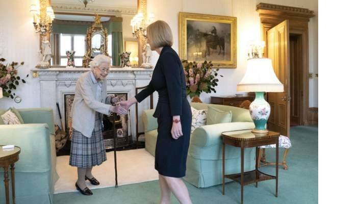 Liz Truss becomes British prime minister