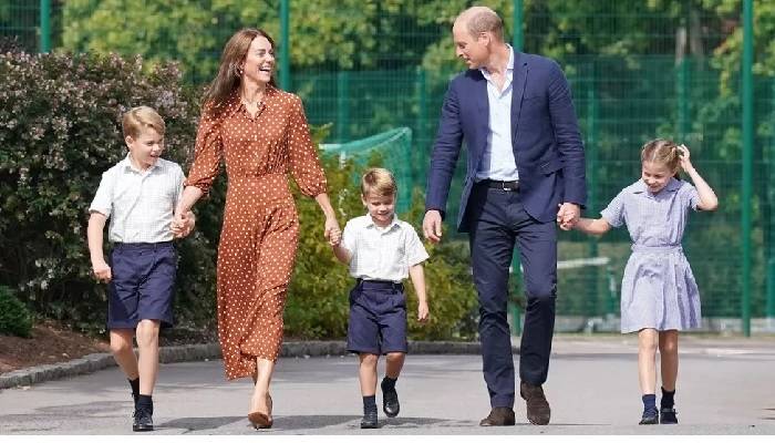 George, Charlotte and Louis have first day at Lambrook School