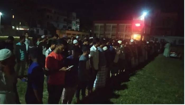 Shaon's body buried under strict police guard at midnight