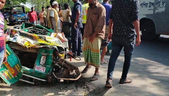 3 auto-rickshaw passengers killed in Comilla road crash