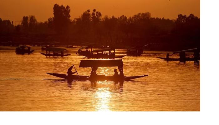 Jammu and Kashmir receives most tourists in 75 years