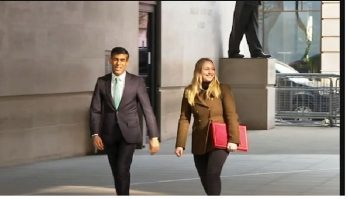 Sunak confirms PM bid as Rees-Mogg says Johnson will run