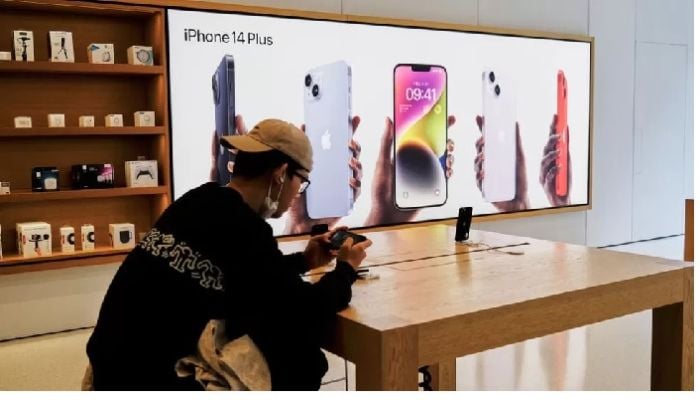Apple: iPhone shipments delayed over China Covid lockdown