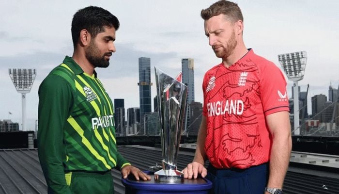 England choose to field in Melbourne