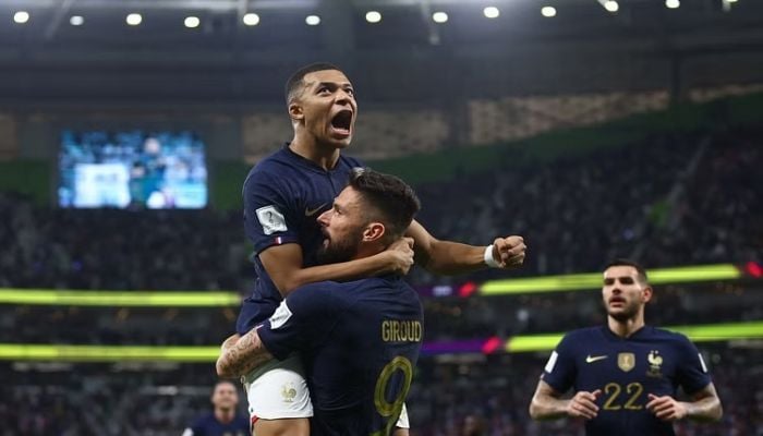 France beat Poland to reach World Cup quarter-finals