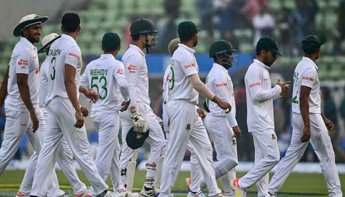 Bangladesh dismissed for 227 despite Mominul's 84