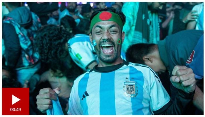 The crowd goes wild for Argentina... in Bangladesh