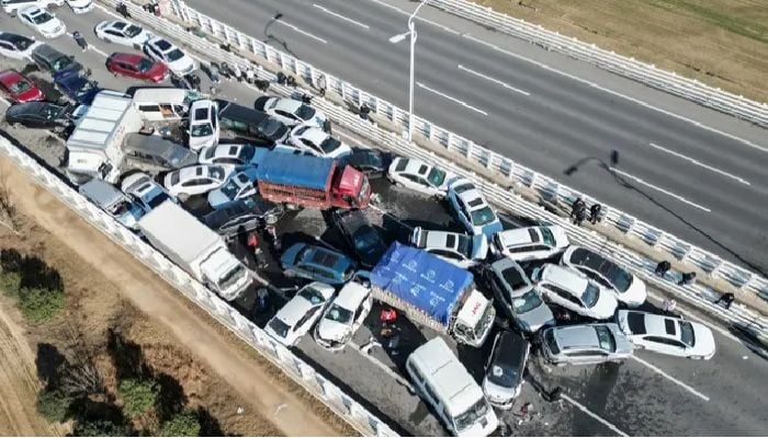 One person killed as 200 vehicles collide in fog on Chinese bridge