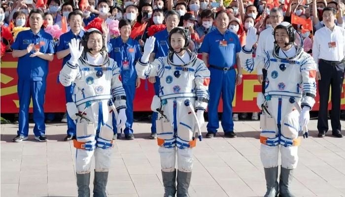 Chinese astronauts return to Earth after six-month mission