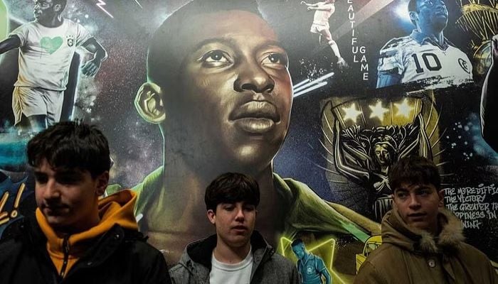 Sporting world pays tribute to Pele