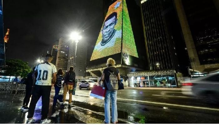 'Thank you, King': Brazil lights up in honour of Pelé