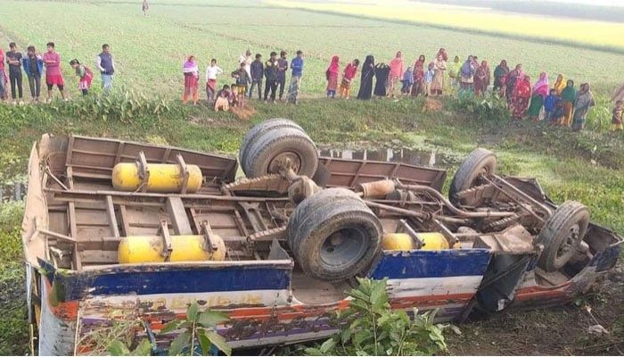 Dhamrai road crash leaves two dead