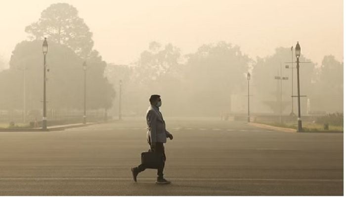 India's capital blanketed in smog
