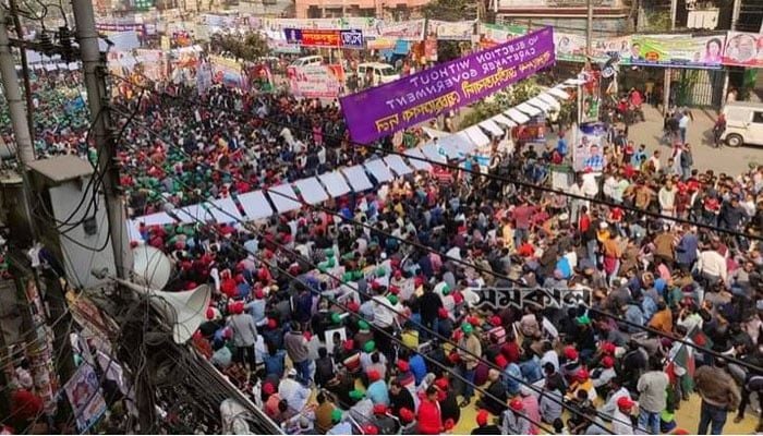 BNP leaders, activists sit-in at Nayapaltan