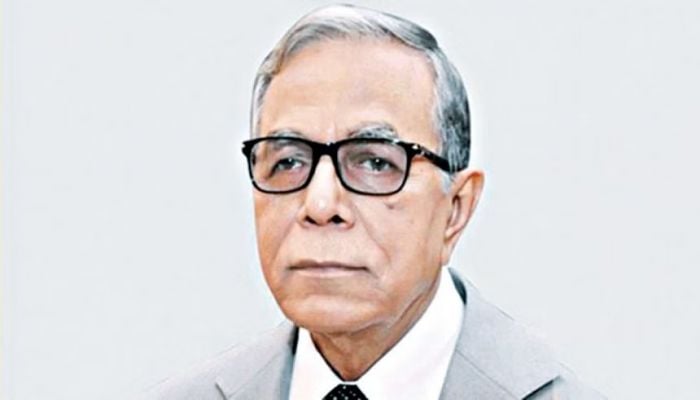 President Hamid asks DCs to be vigilant against graft, power abuse
