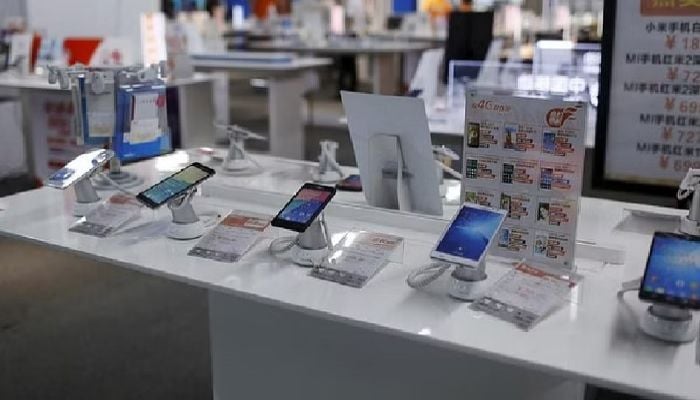 China's 2022 smartphone shipments the lowest in 10 years