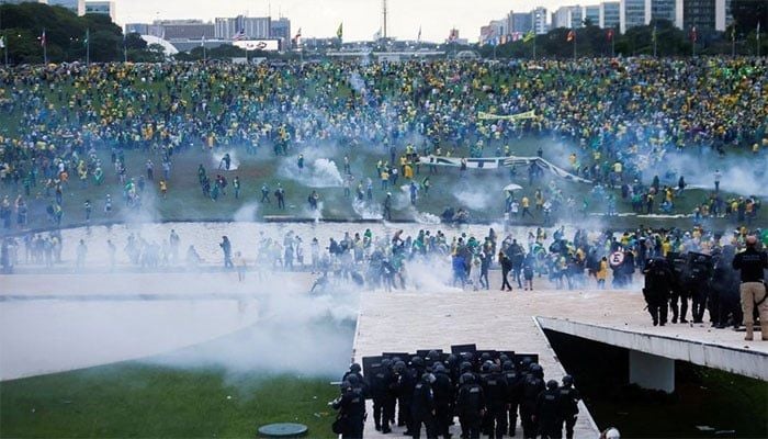 Far-right rioters storm Brazil's Congress and top court