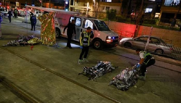 7 dead in synagogue attack outside Jerusalem