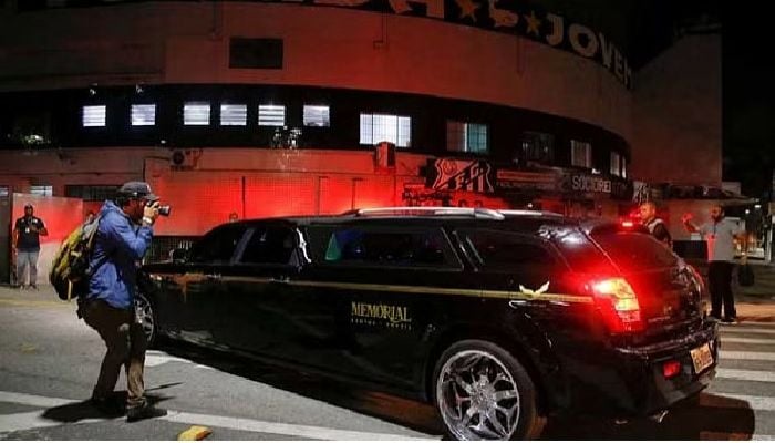Santos bids farewell to 'king of football' Pele