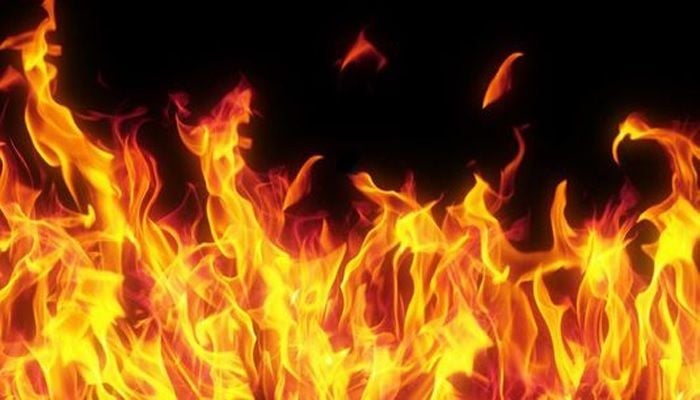 Fire breaks out at Karail slum