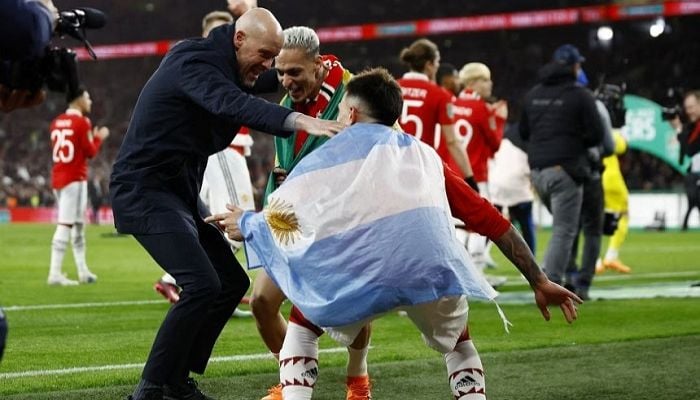 Ten Hag wants to 'keep on dancing'