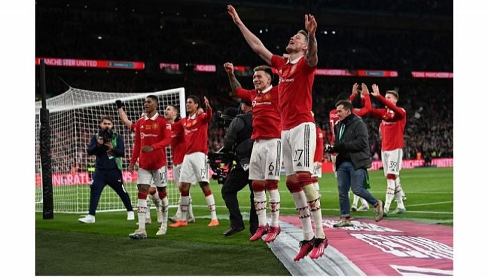 Man Utd win League Cup to end six-year trophy drought