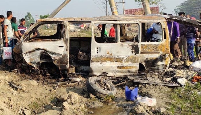 4 killed in microbus cylinder explosion in Trishal