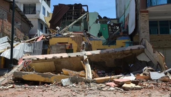 At least 14 killed as quake jolts Ecuador, Peru