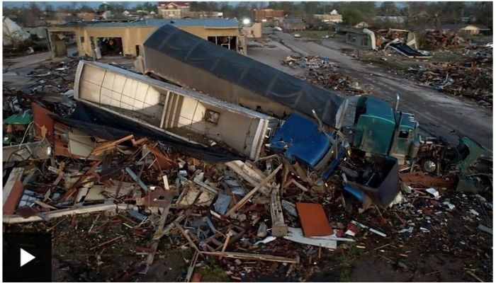 Entire town flattened in deadly Mississippi tornado