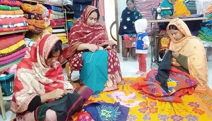 Boutique houses doing brisk business in Rajshahi ahead of Eid