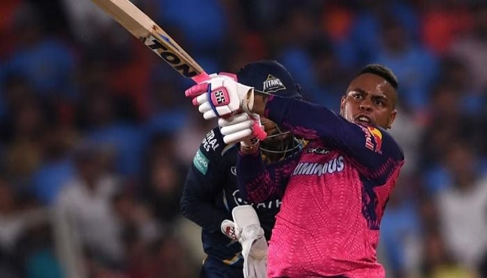 Samson, Hetmyer keep Rajasthan top of IPL table