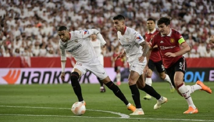 Man Utd collapse at Sevilla in Europa League while Juventus hold off Sporting