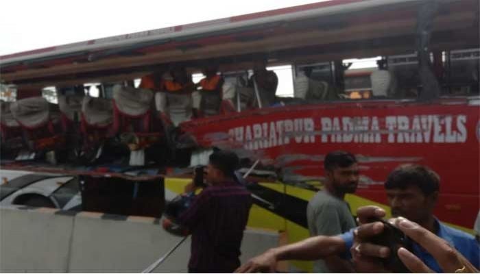 4 killed in bus-truck collision on Bangabandhu Expressway