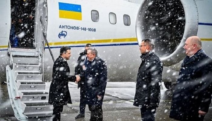 Zelensky arrives in Poland