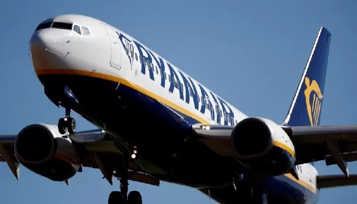 Ryanair signs $40bn deal for 300 Boeing aircraft