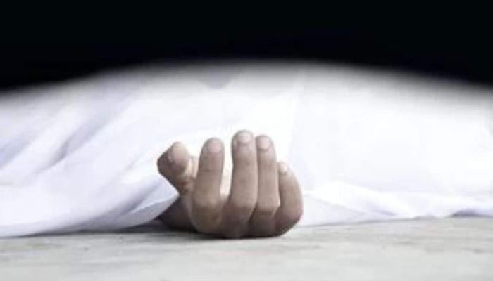 11 die after drinking toxic liquor in India