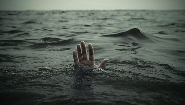 5 killed, dozens missing in Ghana boat accident