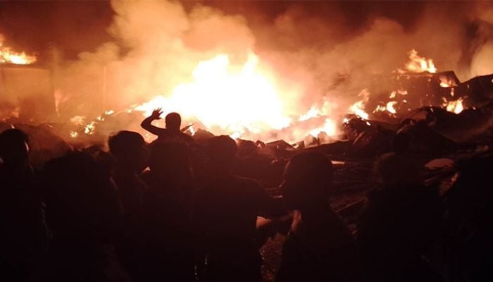 Fire guts 11 fabric scrap warehouses in Gazipur