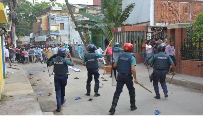 BNP-police clash leaves 20 injured in Khulna