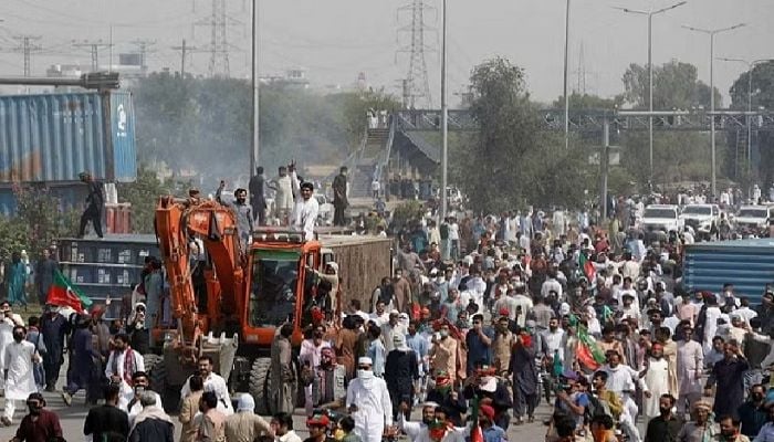 Supporters of Imran Khan plan march to capital