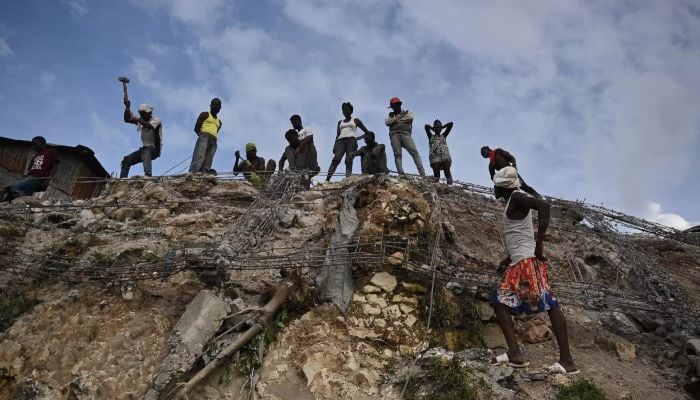 Four dead, several dozen injured in Haiti quake