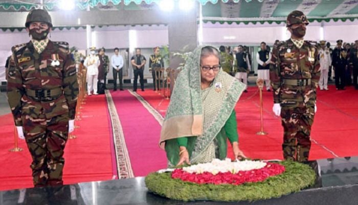 PM pays homage to Bangabandhu