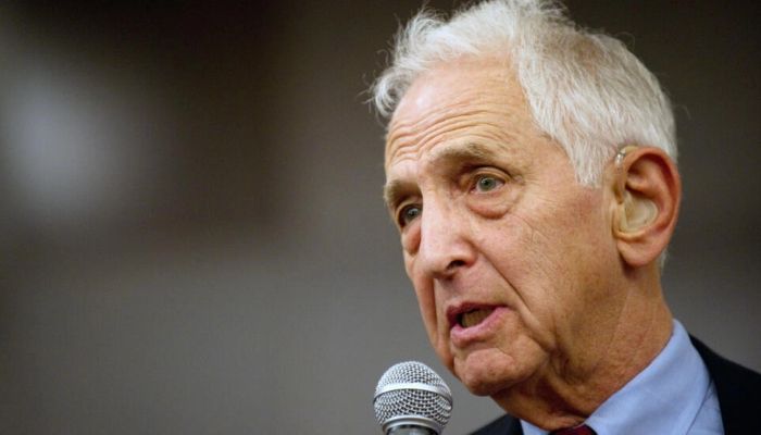 Pentagon Papers whistleblower Daniel Ellsberg dead at 92