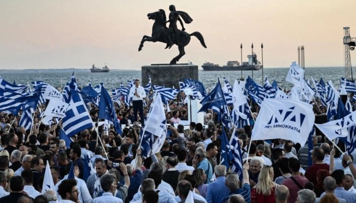 Greece votes with conservative premier favourite to win