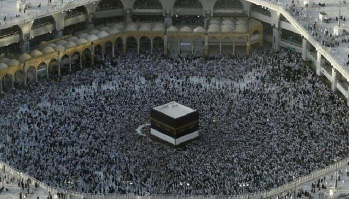 Millions head to Mecca for hajj in Saudi heat