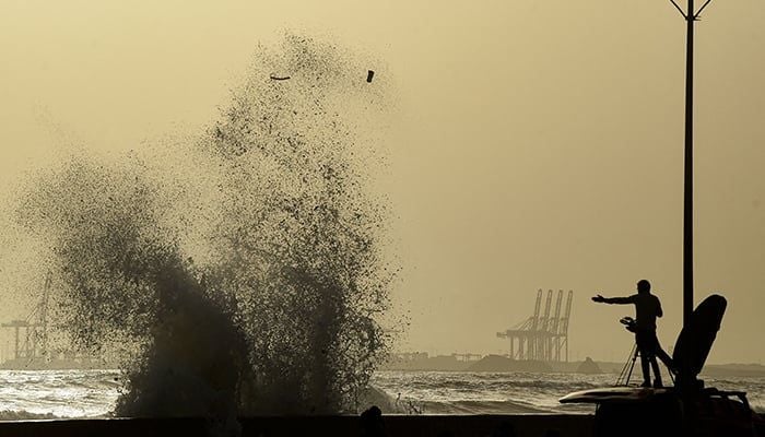 More than 1,50,000 evacuated as India, Pakistan brace for 'Biparjoy'
