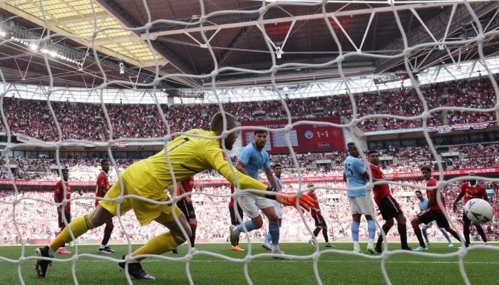 Man City beat Man Utd to win cup with Gundogan double